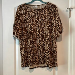 Cute leopard top